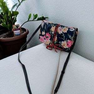 Patricia Nash floral navy crossbody